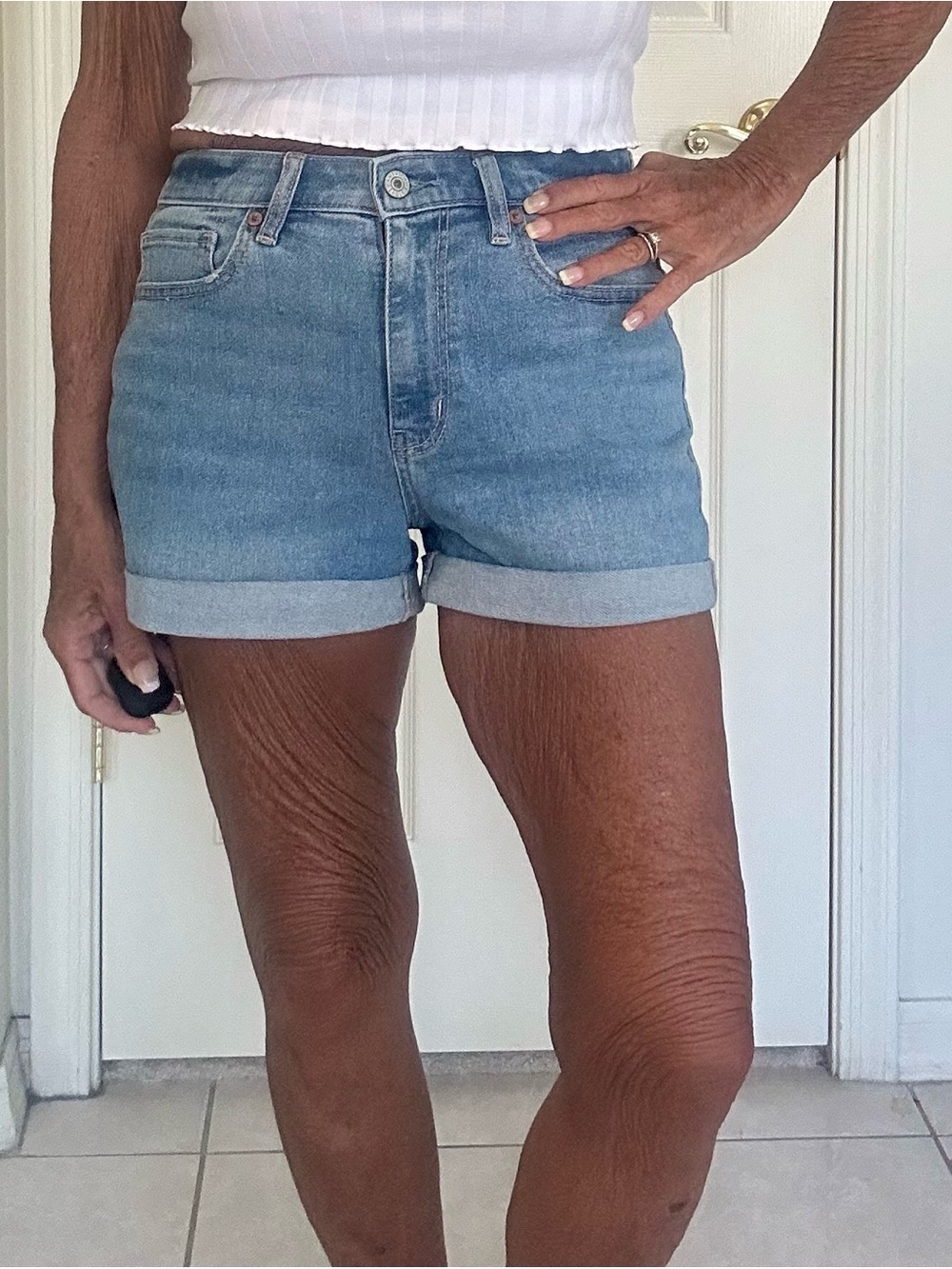 American Eagle Outfitters Light Blue Denim Cuffed Shorts 4 LN